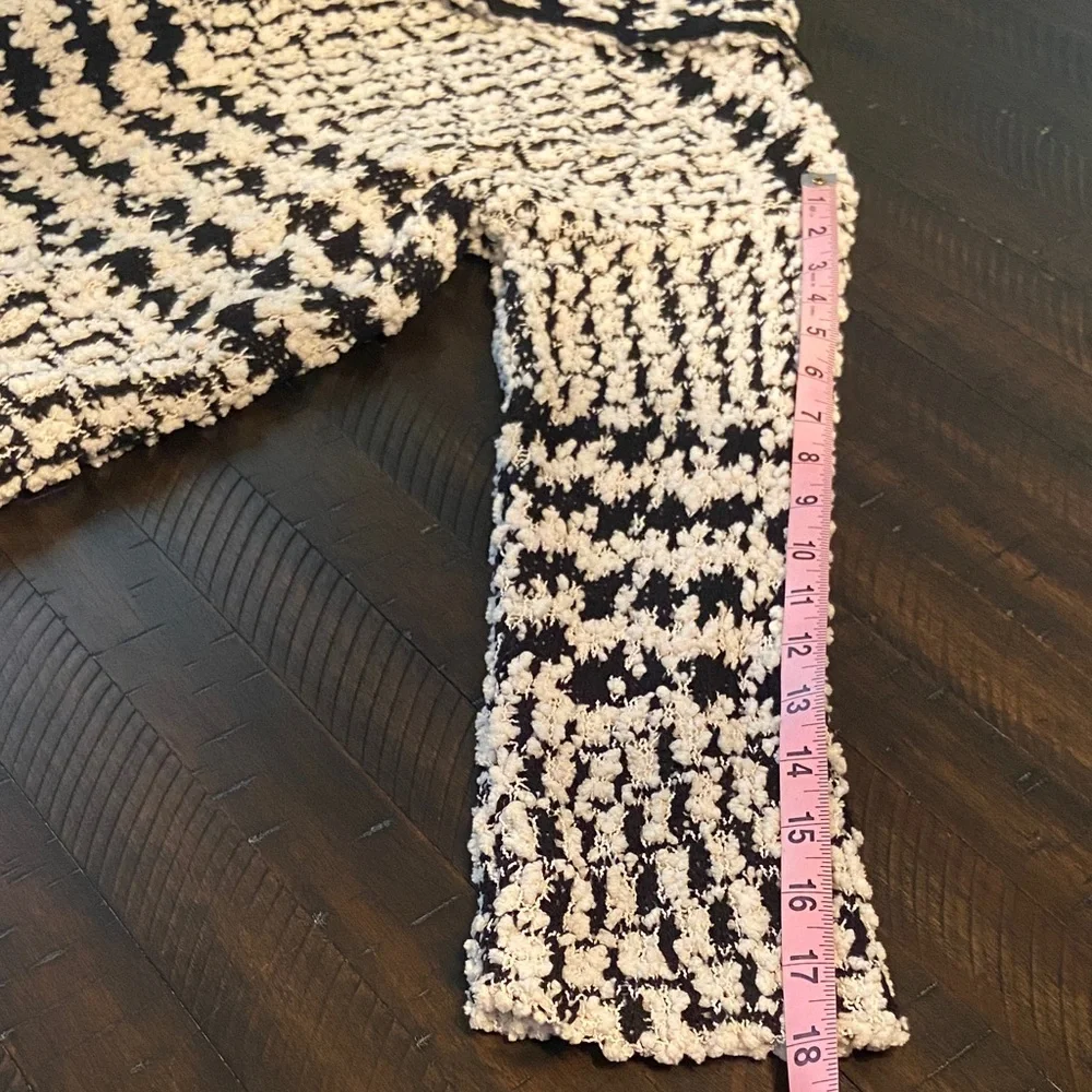 Chic Black and White Textured Cardigan, size S. NWT - Picture 13 of 13